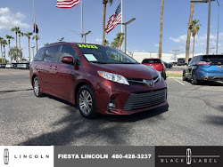 2020 Toyota Sienna XLE